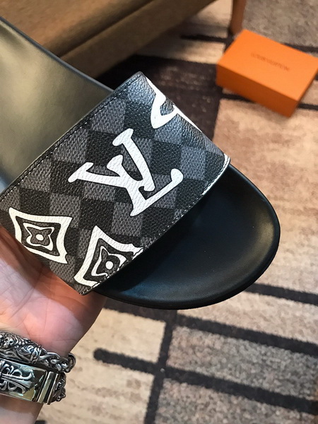 LV men slippers AAA-370(38-45)