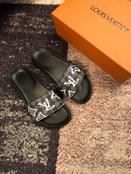 LV men slippers AAA-370(38-45)