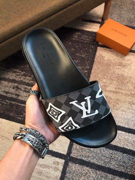 LV men slippers AAA-370(38-45)