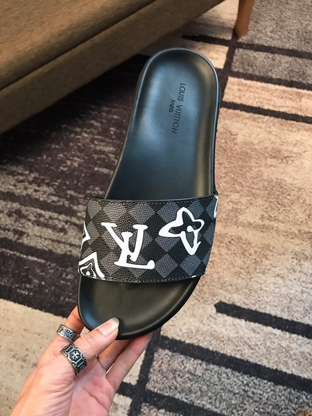 LV men slippers AAA-370(38-45)