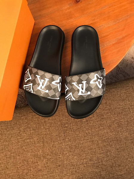 LV men slippers AAA-370(38-45)