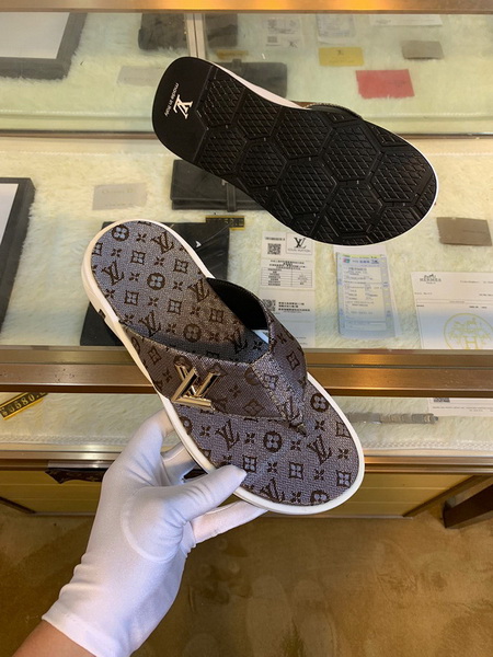 LV men slippers AAA-385(38-45)