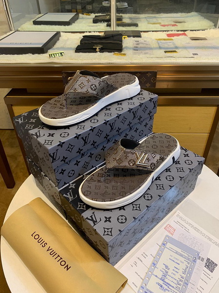 LV men slippers AAA-385(38-45)