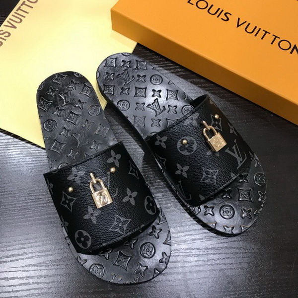 LV men slippers AAA-395(39-45)