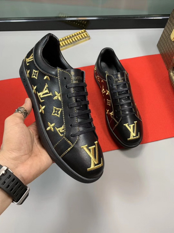 LV Men shoes 1;1 quality-2270