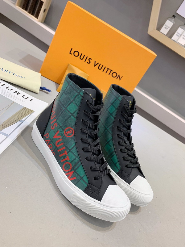 LV Men shoes 1;1 quality-2317