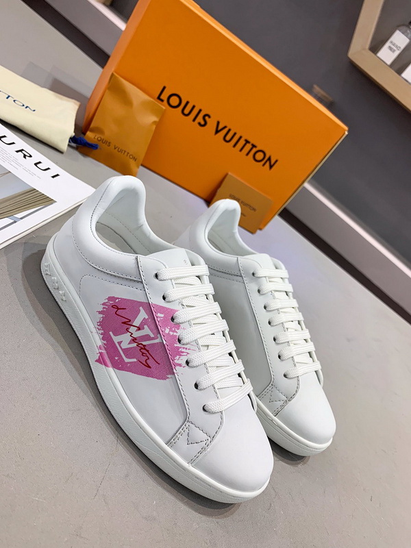 LV Men shoes 1;1 quality-2324