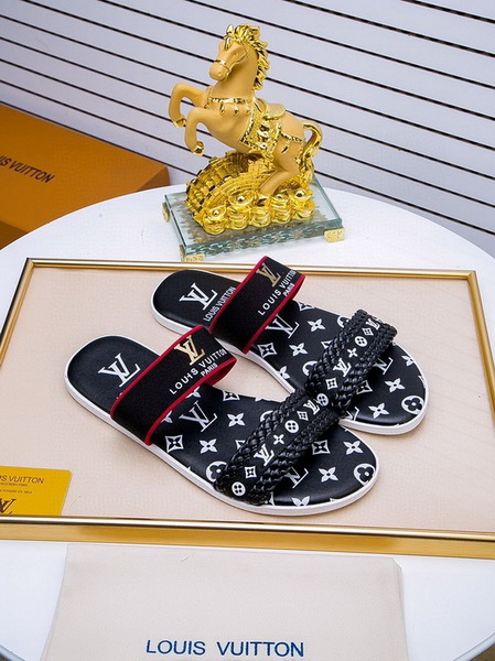 LV men slippers AAA-640