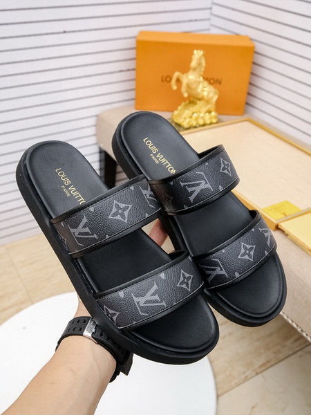 LV men slippers AAA-647