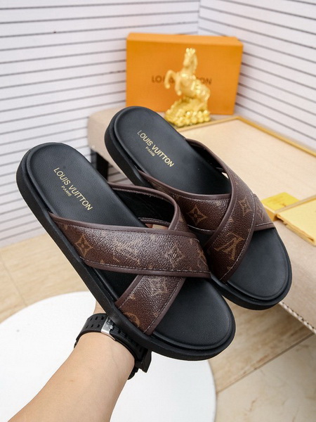 LV men slippers AAA-650