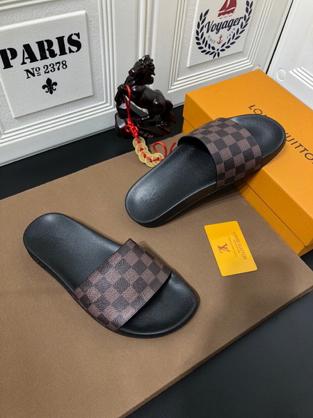 LV men slippers AAA-658