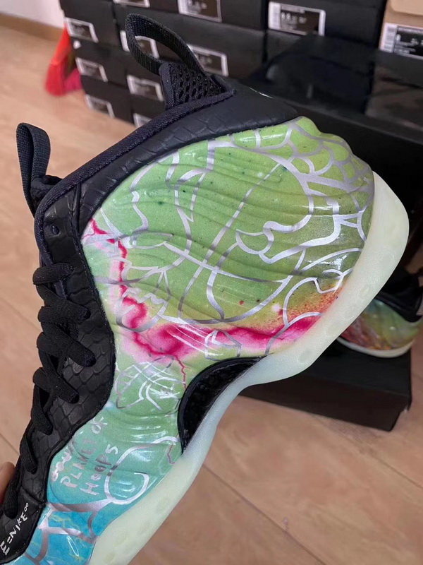 Authentic Nike Air Foamposite One “Green Strike”