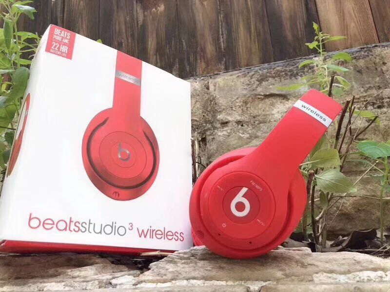 Monster Beats  studio wireless 3-019