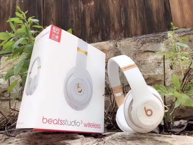 Monster Beats  studio wireless 3-020