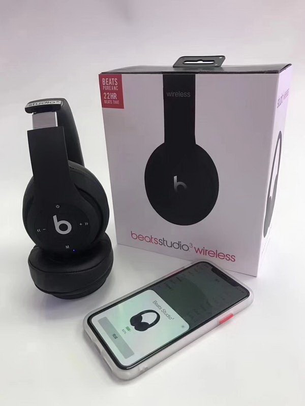 Monster Beats  studio wireless 3-022