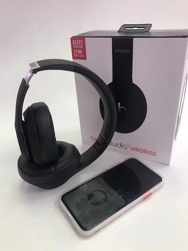 Monster Beats  studio wireless 3-022