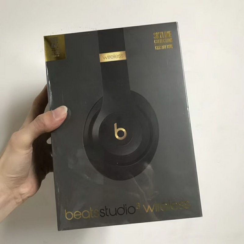 Monster Beats  studio wireless 3-023