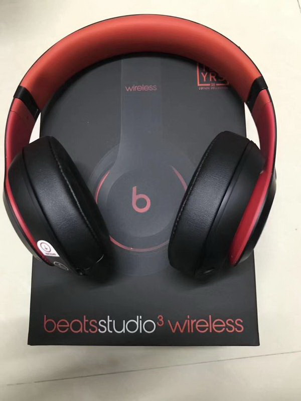 Monster Beats  studio wireless 3-023