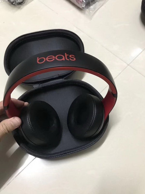 Monster Beats  studio wireless 3-023