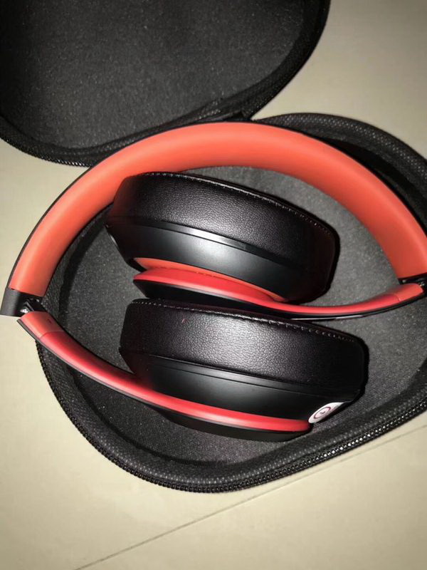 Monster Beats  studio wireless 3-023