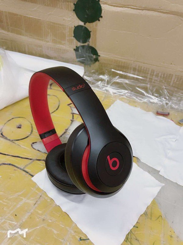 Monster Beats  studio wireless 3-023