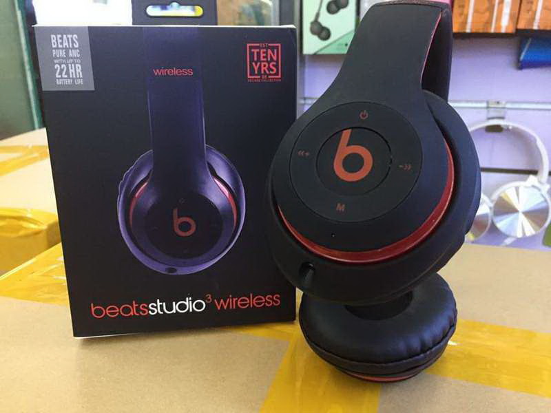 Monster Beats  studio wireless 3-024