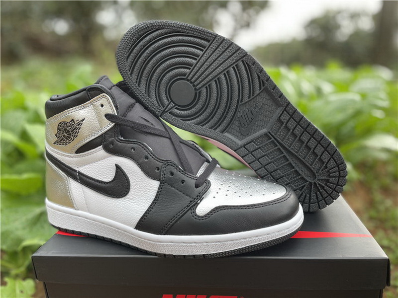 Authentic Air Jordan 1 High OG WMNS “Silver Toe”