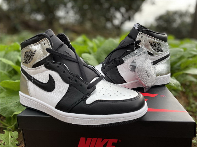 Authentic Air Jordan 1 High OG WMNS “Silver Toe”