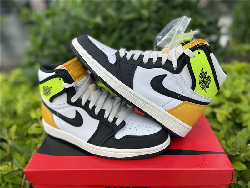 Air Jordan 1 High OG “Volt Gold”