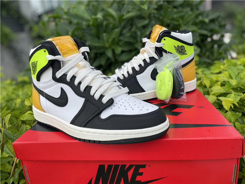 Air Jordan 1 High OG “Volt Gold”