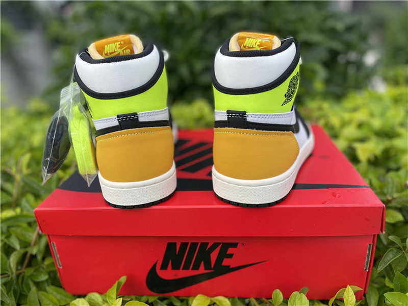 Air Jordan 1 High OG “Volt Gold”