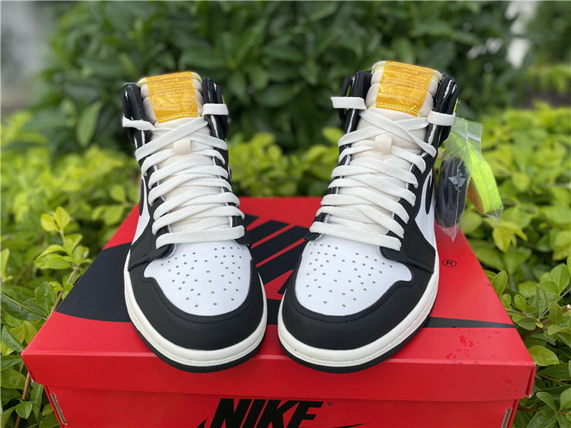 Air Jordan 1 High OG “Volt Gold”