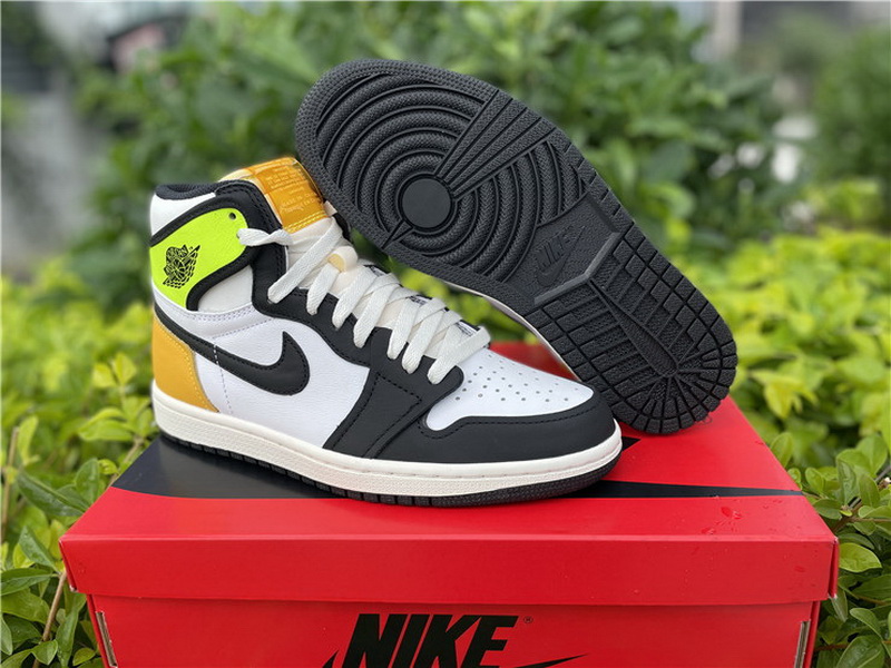 Air Jordan 1 High OG “Volt Gold”