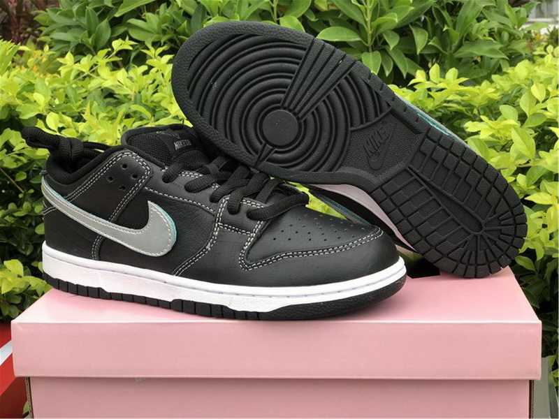 Authentic Diamond x Nike SB Dunk Low “Black”