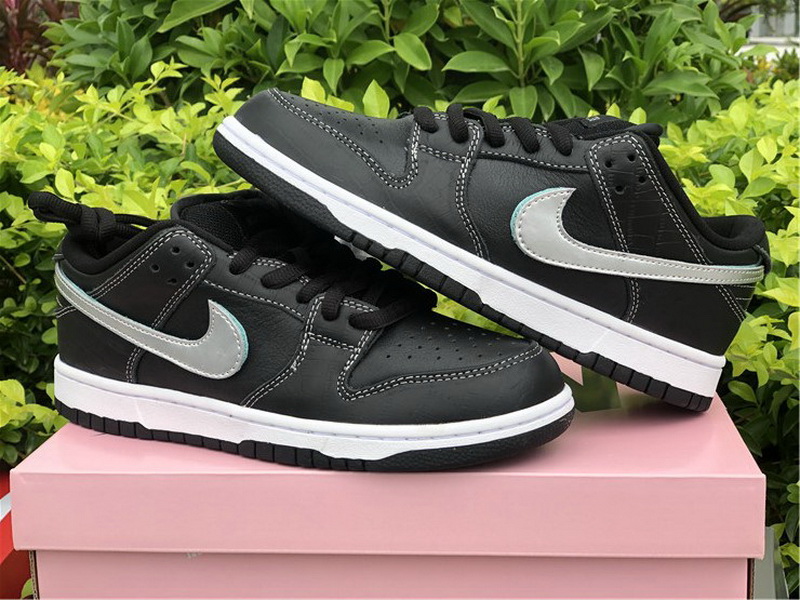 Authentic Diamond x Nike SB Dunk Low “Black”