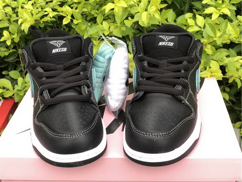 Authentic Diamond x Nike SB Dunk Low “Black”