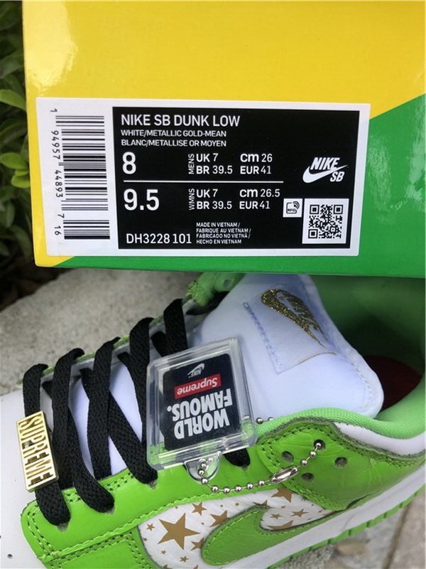 Authentic Supreme x Nike SB Dunk Low Green