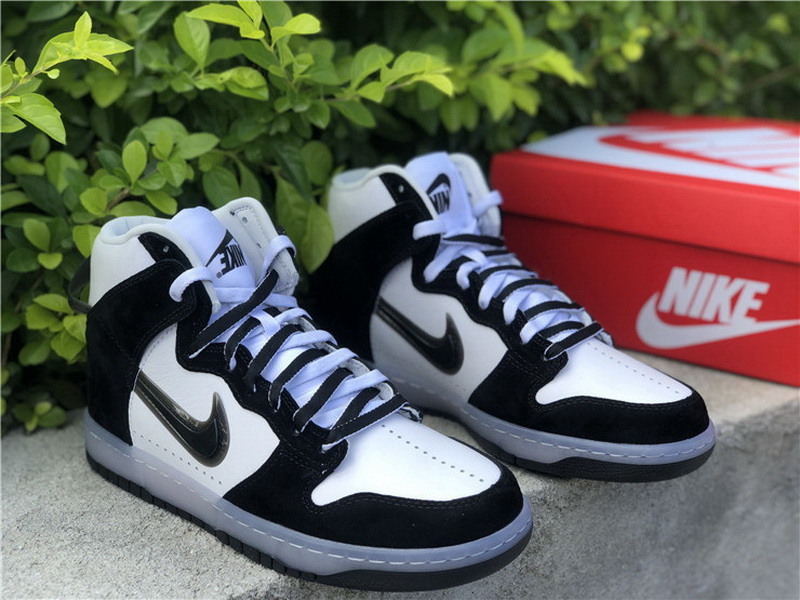 Authentic Slam Jam x Nike Dunk High Black