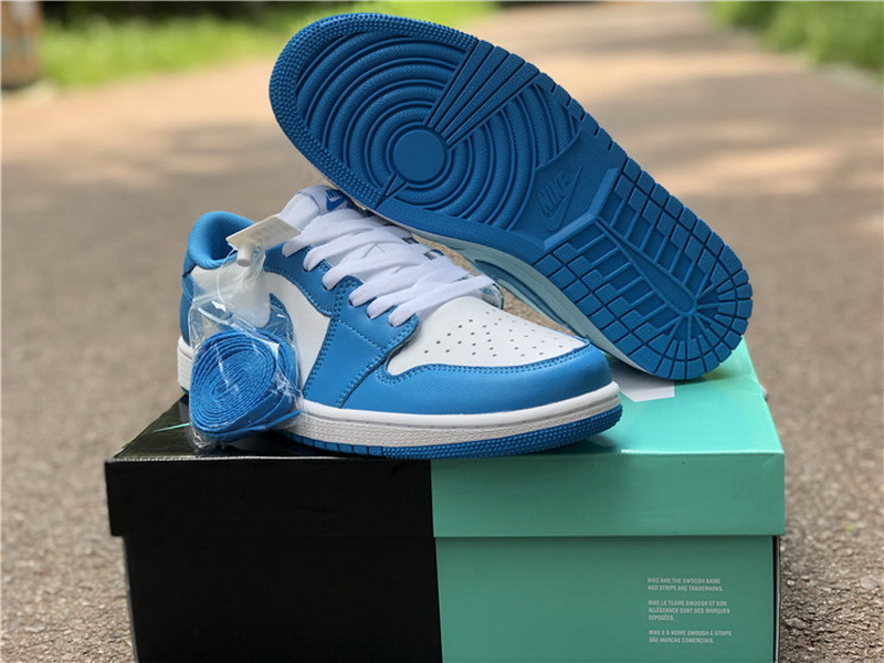 Authentic Nike Dunk SB Unc