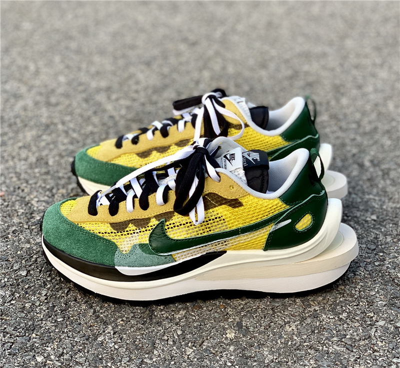 Authentic sacai x Nike Vaporwaffle Tour Yellow