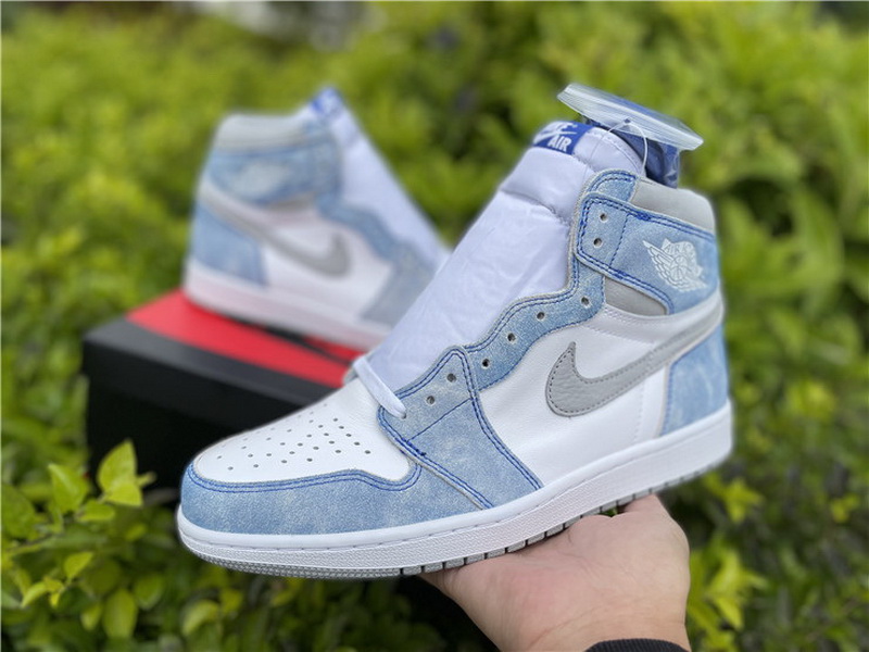 Authentic Air Jordan 1 High OG Hyper Royal