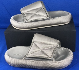 Yeezy Season 6 Slide-002