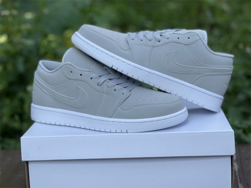 Air Jordan 1 Low “Grey Fog”Women Size