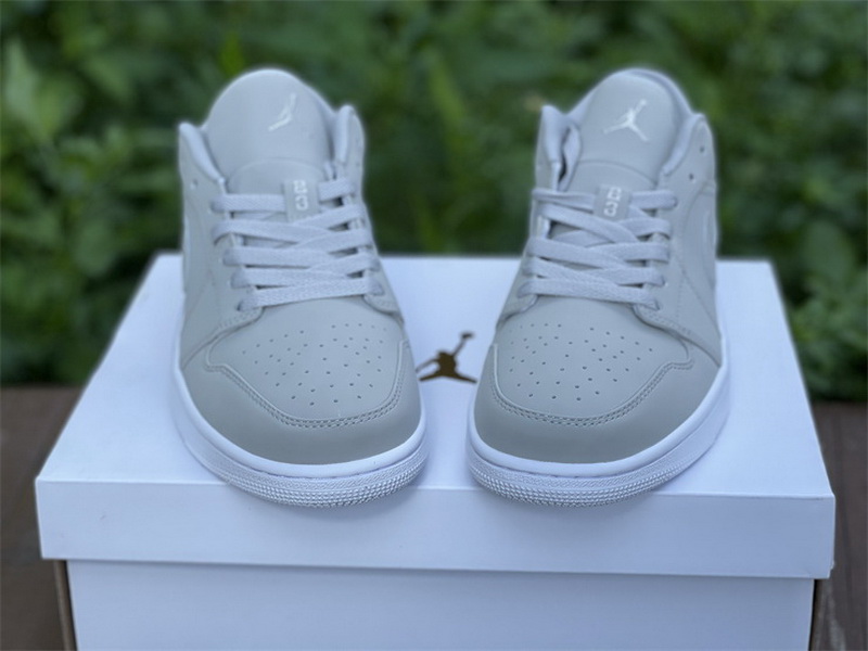 Air Jordan 1 Low “Grey Fog”Women Size