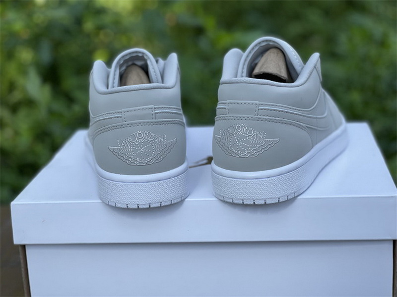 Air Jordan 1 Low “Grey Fog”Women Size