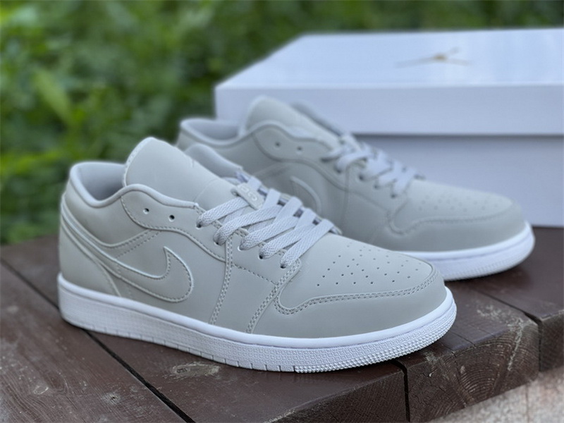 Air Jordan 1 Low “Grey Fog”Women Size