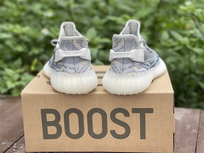 Authentic Yeezy 350 V2 New color