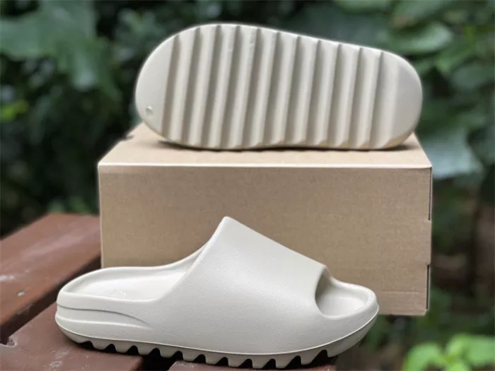 Yeezy Slide Pure (Restock Pair) GW1934