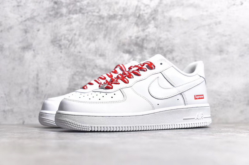 Authentic Supreme x Nike Air Force 1'07 