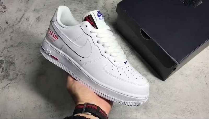 Authentic Supreme x Nike Air Force 1'07 GS